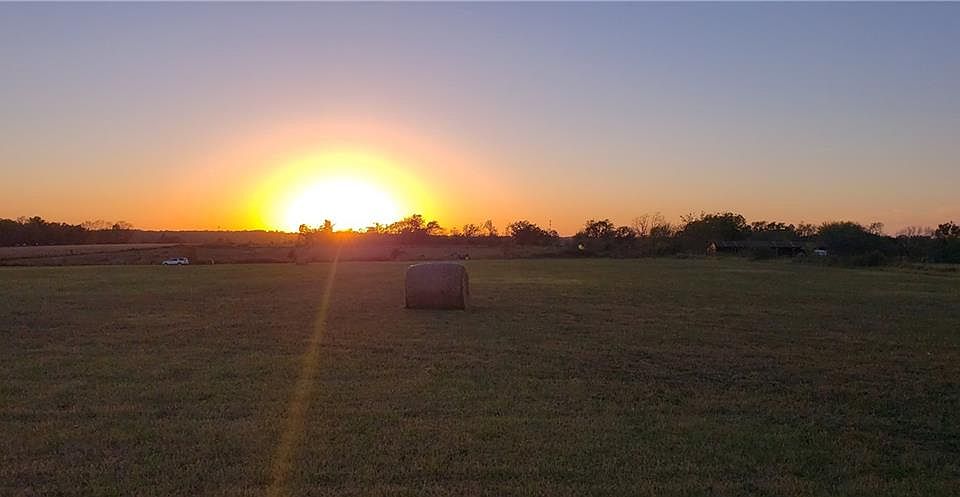 2nd image of 10387 Phillips Cemetery Rd