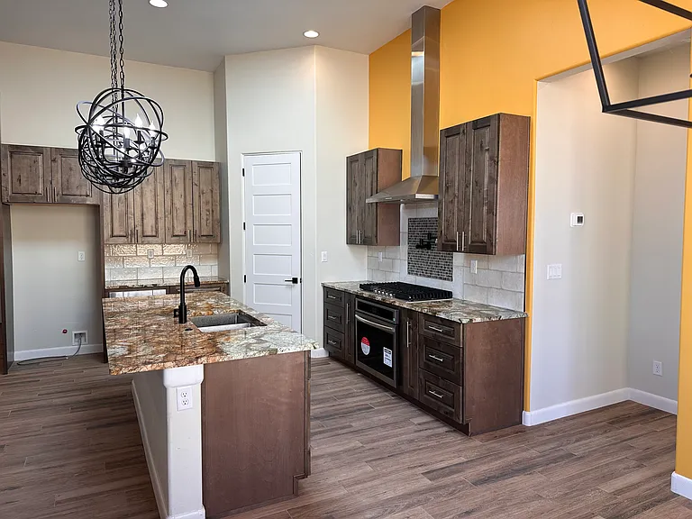 7305 Hapsburg Rd NE — Photo 14