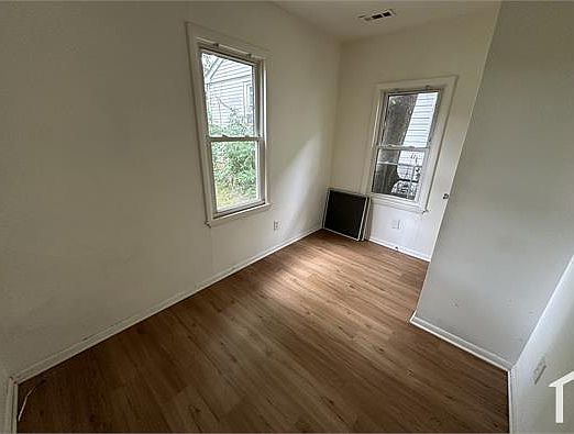 4th image of 2172 Lexington Ave