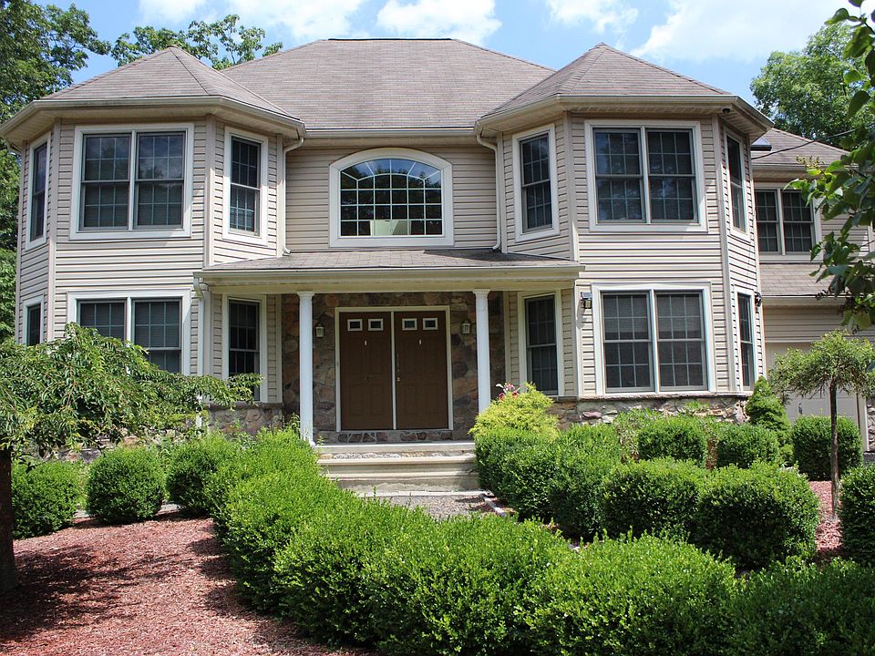 1st image of 2542 McEwan Blvd