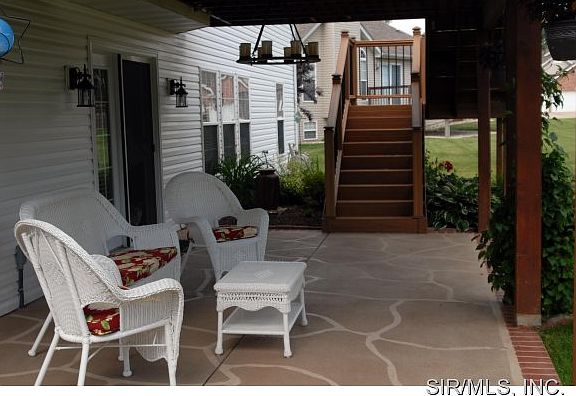 4th image of 123 Stonebridge Manor Dr