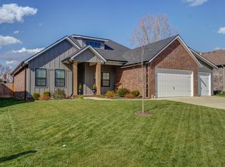2571 W Camino Alto St, Springfield, MO 65810