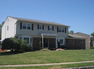 90 Glenroy Rd, Fairfield, NJ 07004