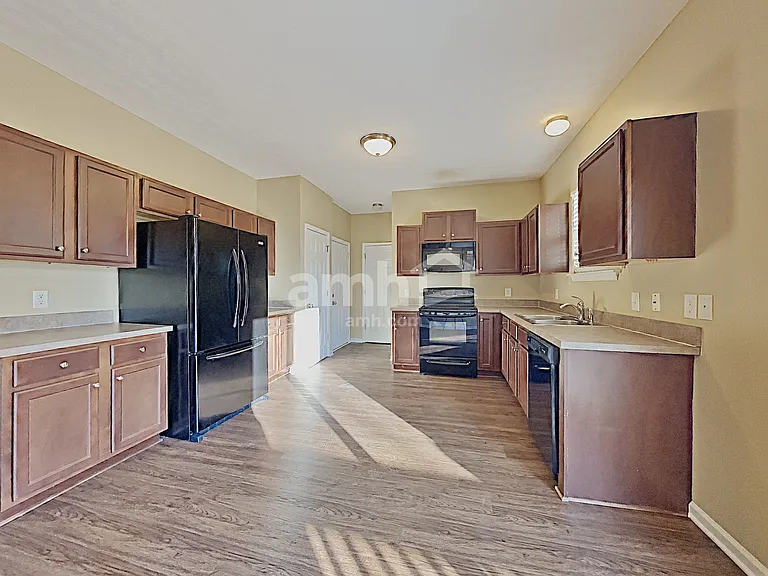 103 Porter Ct — Photo 4