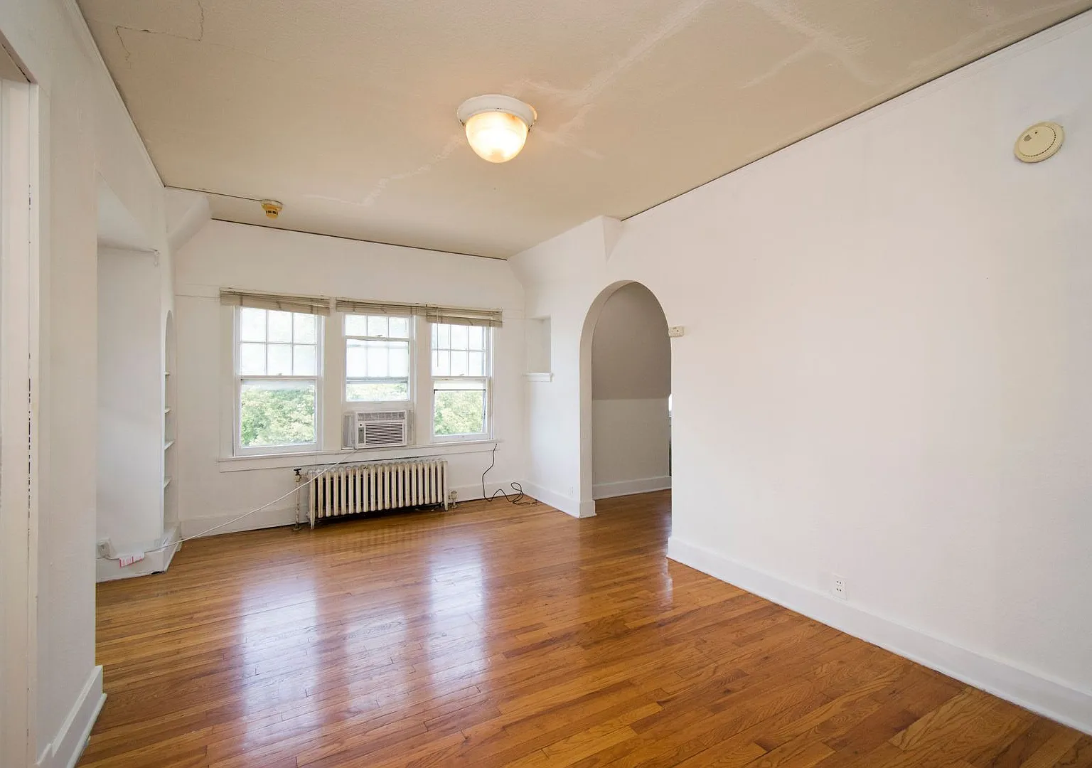 402RAC — Photo 2