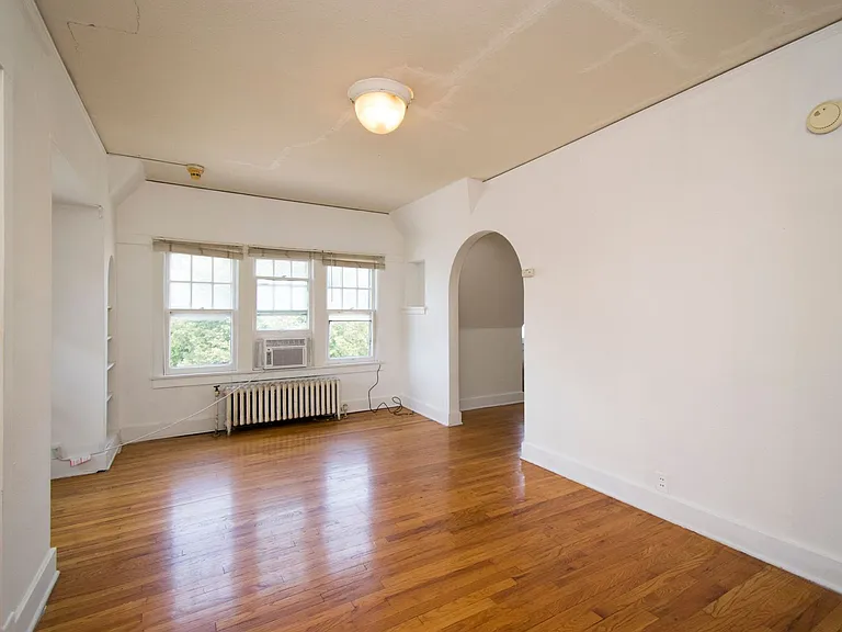 402 S Race St — Photo 9