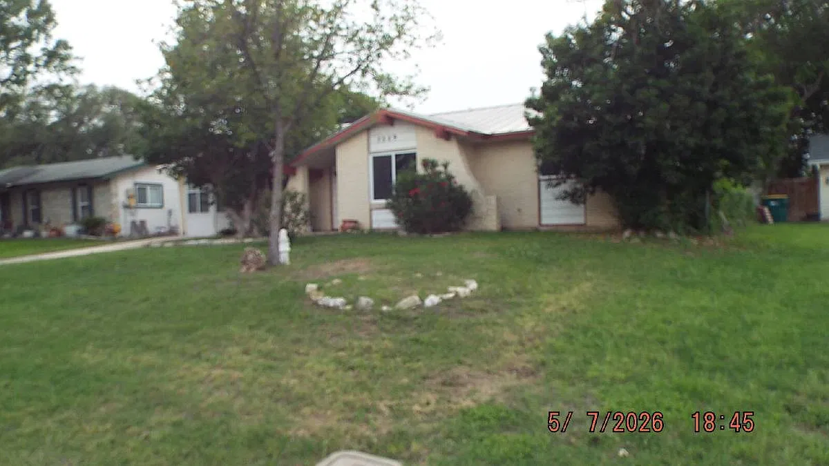 7329 Leading Oaks St in San Antonio, TX 78233 — Photo 2