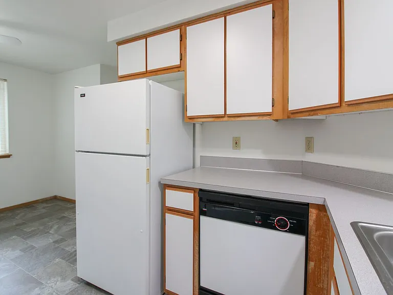 3605-3625 Belle Vista Ct S — Photo 10