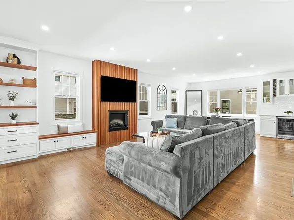 12 Cherry Ct, Medford, MA 02155