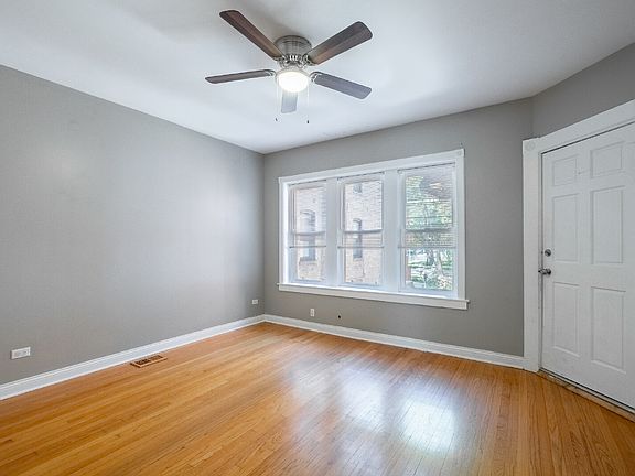 4th image of 3403 N Hamlin Ave #1