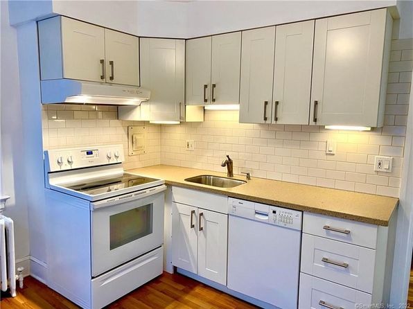 43 Mohegan Ave #2