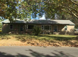 320/322 Barth Ave, Richland, WA 99352