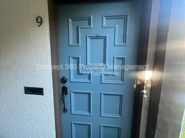 420 Orange Ave #9 — Photo 2