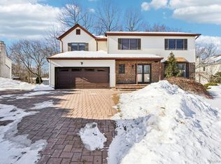 21 Bridge Rd, Nanuet, NY 10954