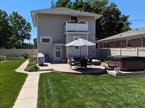 2nd image of 5405 N Sayre Ave #1