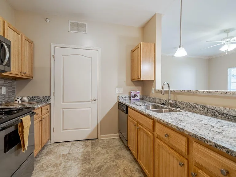 Carden Place Apartment Homes — Photo 2