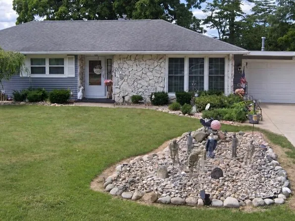 259 McMahon Dr, Bronson, MI 49028