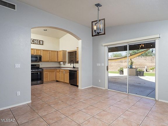 4th image of 2266 W Roundwood Pl