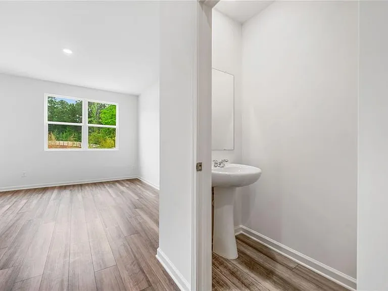 602 Jervis Way — Photo 7