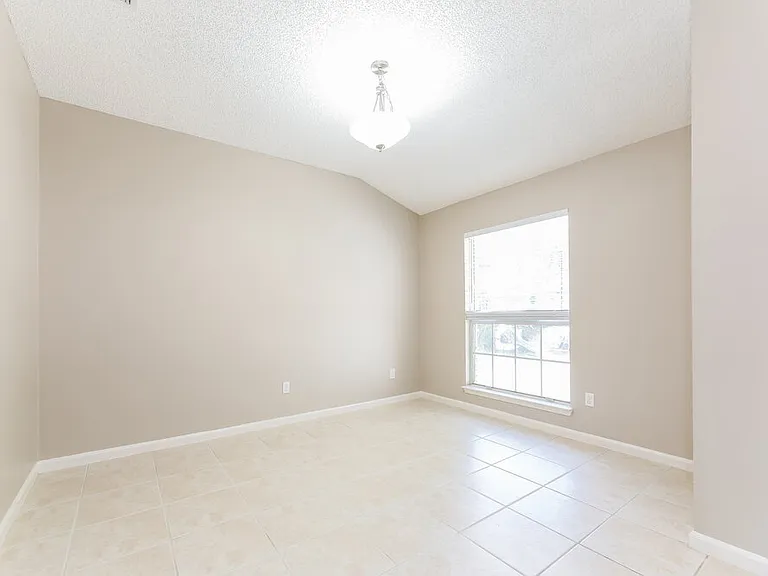 3815 Purcellville Ct — Photo 6