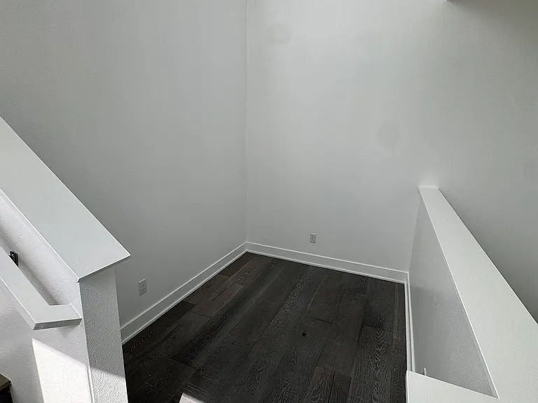 2921 Exposition Pl — Photo 16