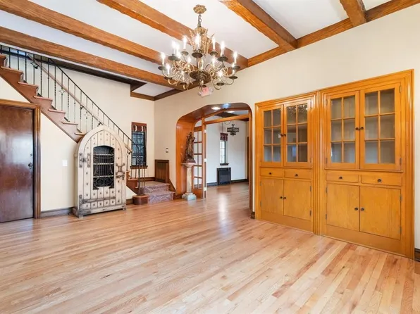 2314 Palisade Avenue image 9 of 49