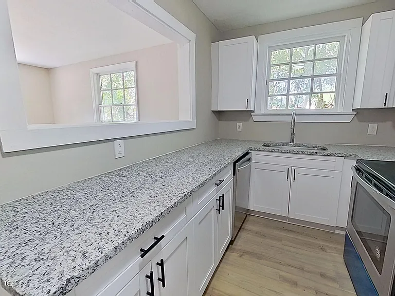 2853 College St #1 — Photo 8
