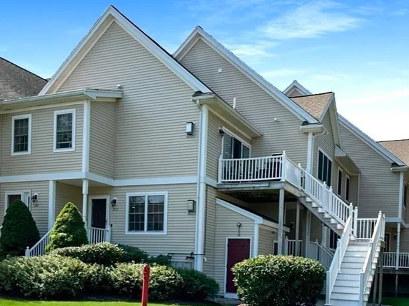 105 Regency Ln #105, Abington, MA 02351