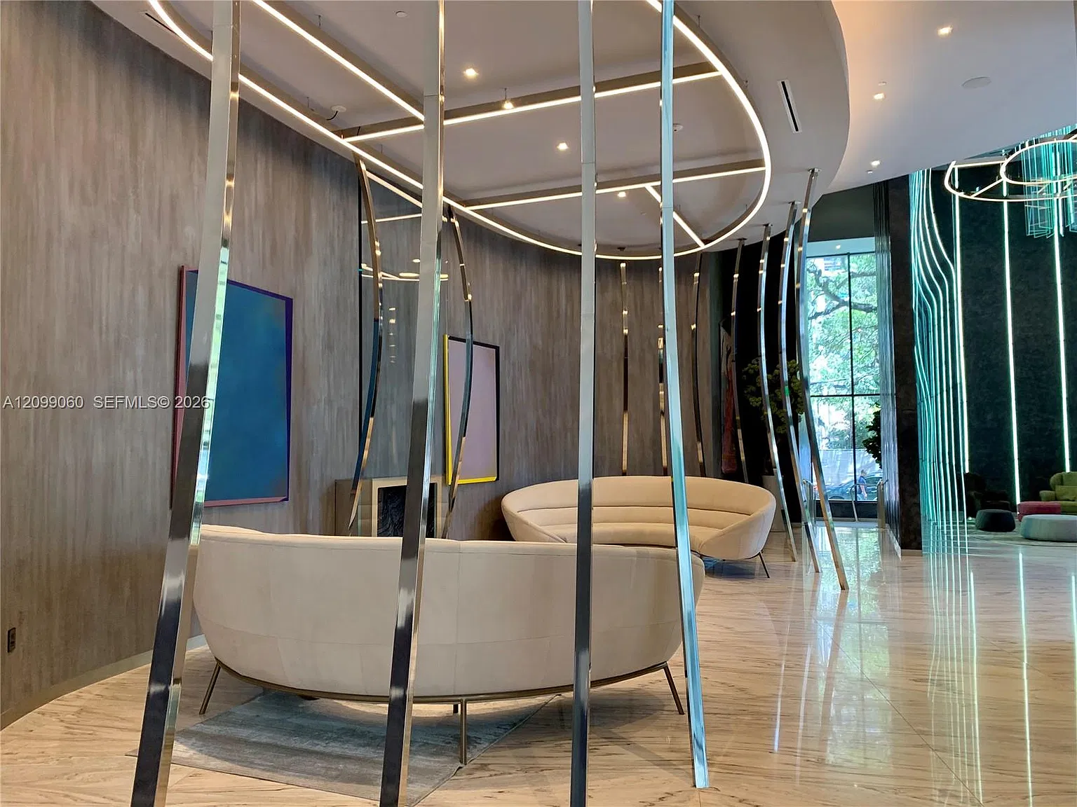 Brickell Flatiron Condo — Photo 1