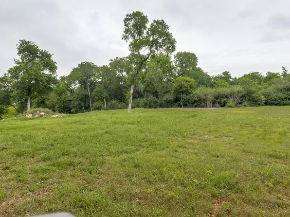 10011 Surrey Oaks Dr, Dallas, TX 75229