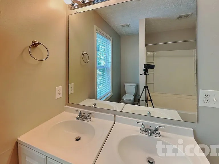 1455 Enchanted Forest Dr — Photo 6