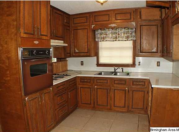 Kitchen with lots of cabinets