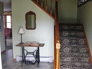 3rd image of 18 Carlyle Ct