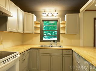 24 Sarabec Hill Rd, Black Mountain, NC 28711