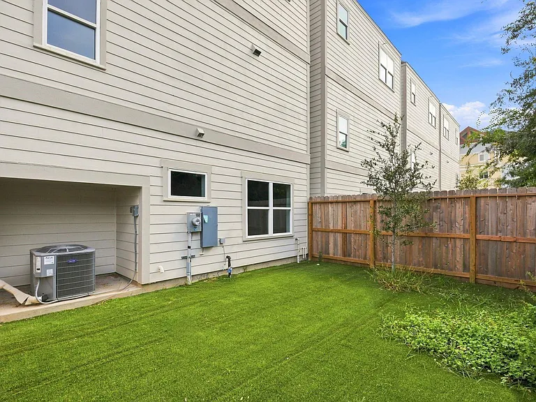 7709 Earl Rudder Way — Photo 48