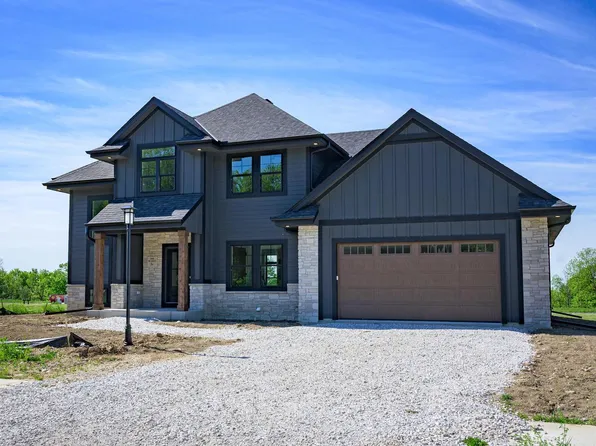 N66W21075 Sweet Clover DRIVE, Menomonee Falls, WI 53051