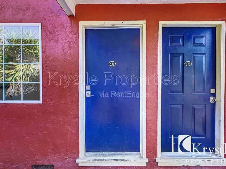 451 E L St — Photo 18