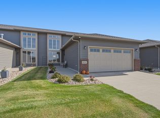 614 S Mary Gene Ave, Sioux Falls, SD 57106