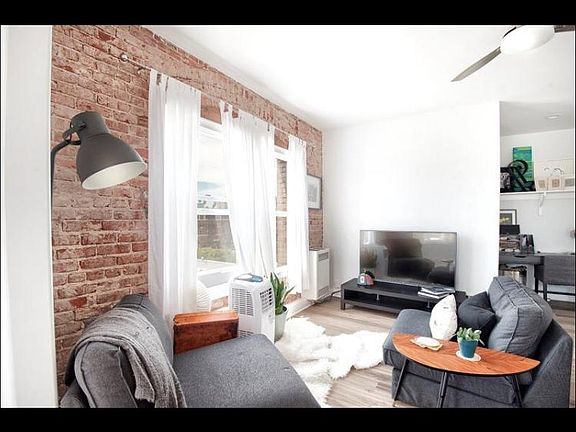 3rd image of 250 S Kenmore Ave APT 400