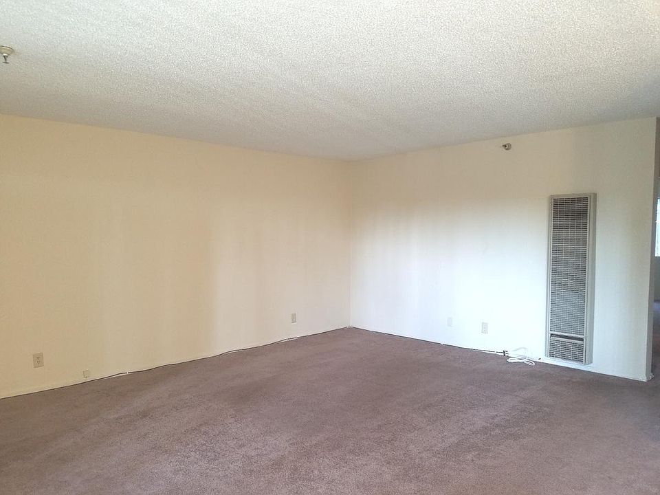 2nd image of 4513 W 115th St APT 4