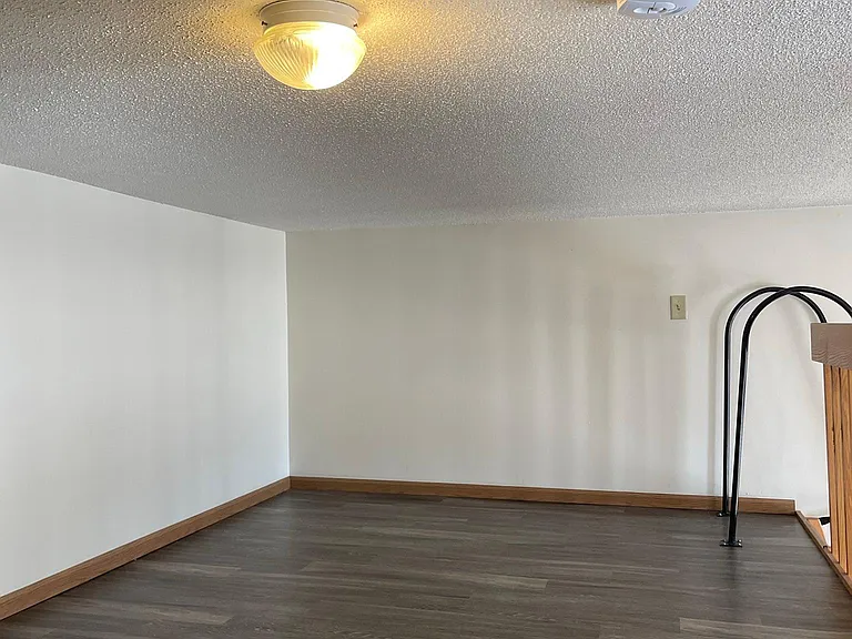 332 E Washington St #3 — Photo 7