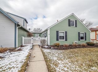 23 Garden Dr, Montgomery, IL