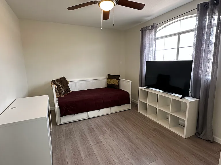 bedroom #1