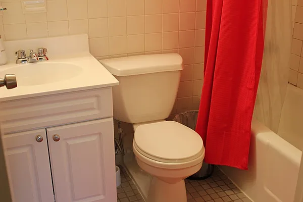 Rented by City Connections Realty | media 9