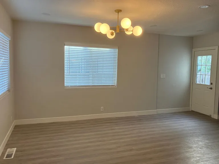 1536 Jefferson Ave — Photo 5