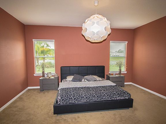 4th image of 1637 Blue Grass Blvd