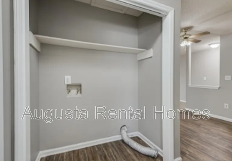 2449C Jennings Rd — Photo 18