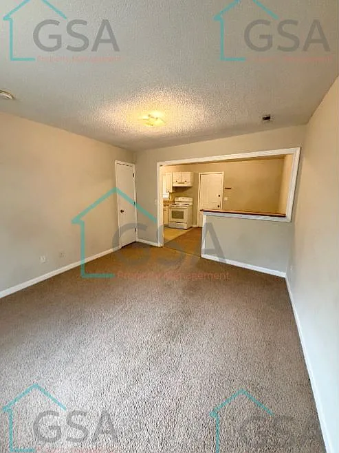 2 bed, $1,000 — Photo 3