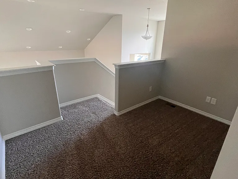 6452 Vedder Dr — Photo 20