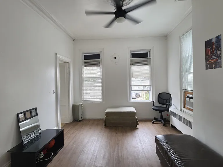23 Sherman Pl #2 — Photo 4